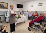 Povodom božićnih blagdana biskup Bože Radoš pohodio više Domova za starije i nemoćne 